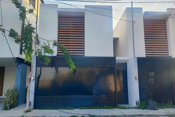 Foto de inmueble en 20, Col. Xcanatún C.P. 97302, Mérida