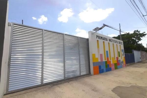Foto de inmueble en 2000, Col. Residencial Pensiones V C.P. 97217, Mérida