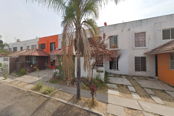Foto de inmueble en Paseo de los Ciruelos, Col. Villas de la Alameda C.P. 45679, Tlajomulco de Zúñiga