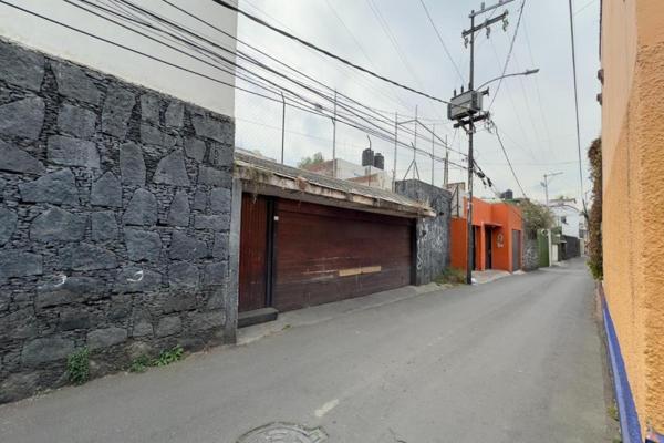 Foto de inmueble en  SE VENDE CASA ACOGEDORA Y AMPLIA CON JARDÍN EN COYOACÁN #TEPEXPAN 15 , Col. Del Niño Jesús C.P. 04330, Coyoacán
