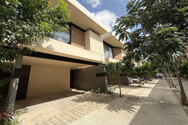 Foto de inmueble en 21, Col. Temozon Norte C.P. 97302, Mérida