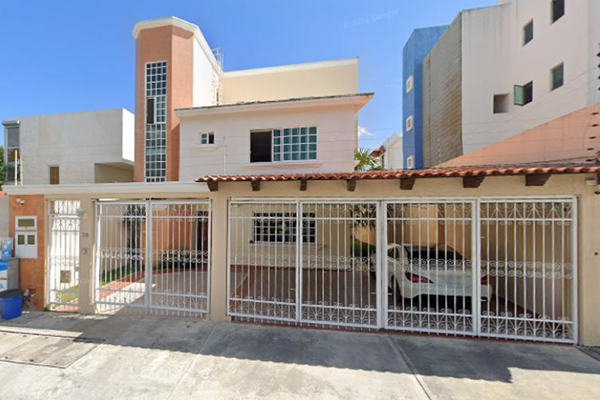 Foto de inmueble en Av Nizuc Supermanzana 12, Cancún, Q.R. #20, Col. Supermanzana 12 C.P. 77504, Benito Juárez