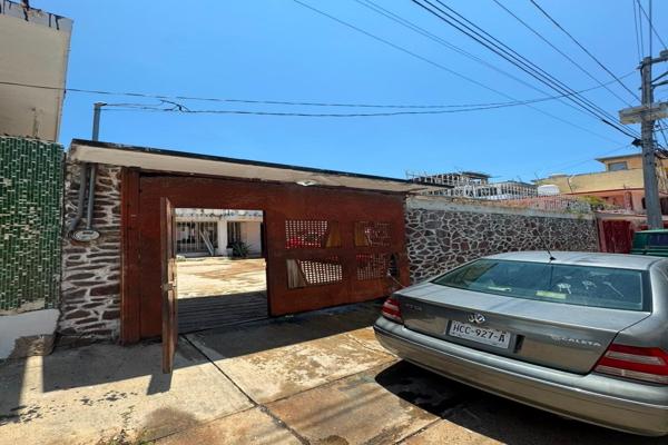 Foto de inmueble en Ensenada  #329, Col. Progreso C.P. 39350, Acapulco de Juárez