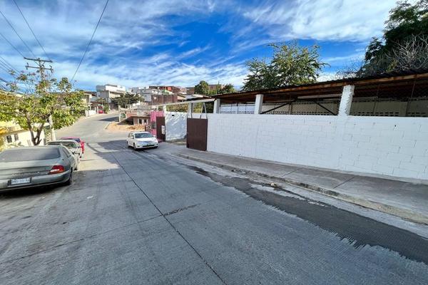 Foto de inmueble en 23 de octubre, Col. 5 de Mayo C.P. 80230, Culiacán
