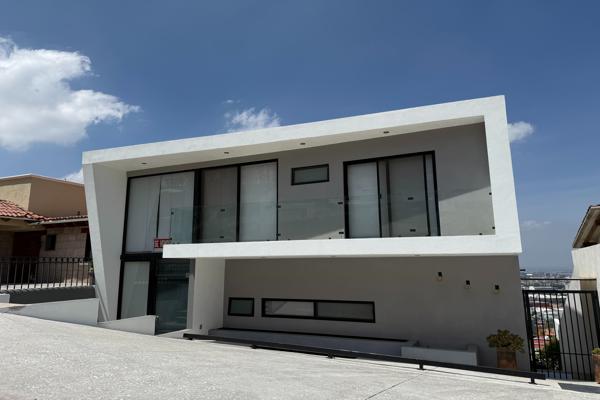 Foto de inmueble en Anillo Vial Fray Junípero Serra 1550, Privada Arboledas, 76140 Santiago de Querétaro, Qro. #1550, Col. Privada Arboledas C.P. 76140, Querétaro