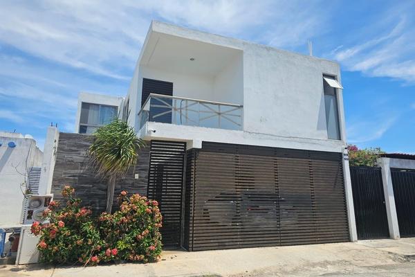Foto de inmueble en 24, Col. Los Héroes C.P. 97306, Mérida