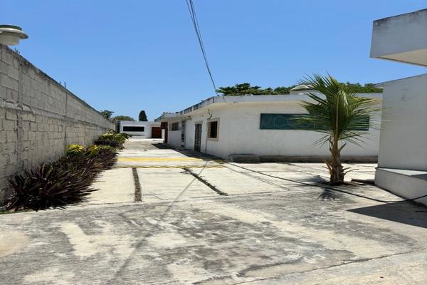 Foto de inmueble en 24, Col. Residencial del Mayab C.P. 97302, Mérida