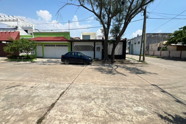 Foto de inmueble en Avenida Niños Heroes 2823 #2823, Col. Guadalupe Victoria C.P. 96520, Coatzacoalcos