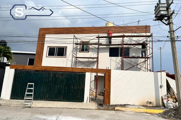 Foto de inmueble en Jardines de Ahuatlan, 62130 Fraccionamiento Lomas de Ahuatlán, Mor., Col. Jardines de Ahuatlán C.P. 62130, Cuernavaca