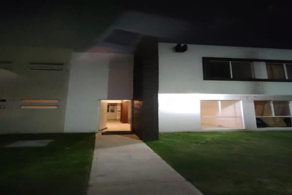Foto de inmueble en Fraccionamiento Real del Marqués, 76118 Santiago de Querétaro, Qro. #s/nInt. 19, Col. Real del Marques Residencial C.P. 76118, Querétaro