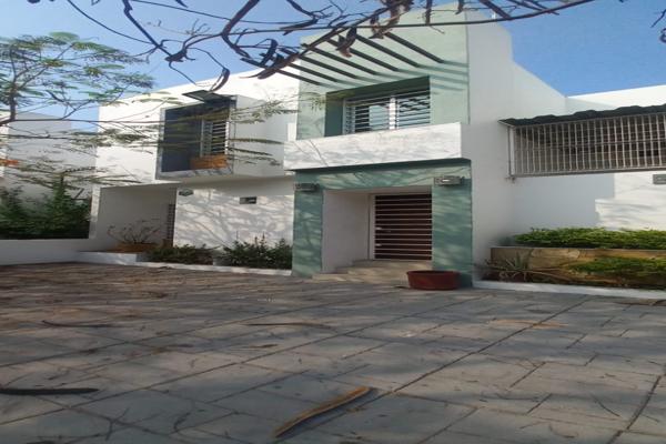 Foto de inmueble en Avenida el Dorado #213, Col. El Dorado C.P. 28869, Manzanillo
