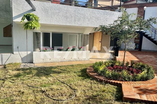 Foto de inmueble en 2a Cerrada de Tepozanco, Col. Cuajimalpa C.P. 05000, Cuajimalpa de Morelos