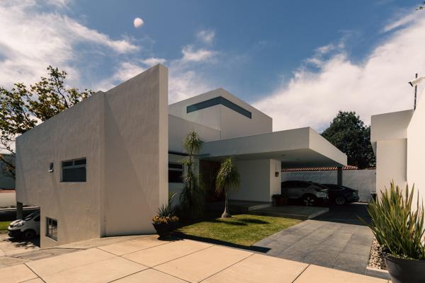 Foto de inmueble en Paseo de los Cedros #136, Col. El Palomar C.P. 45643, Tlajomulco de Zúñiga