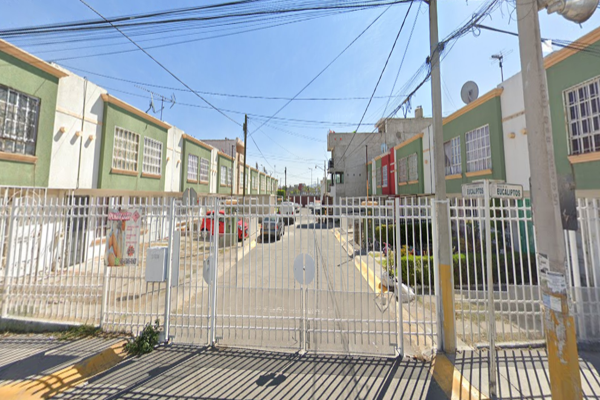 Foto de inmueble en Calle Bosque de los Eucaliptos, Los Heroes Tecamac, 55764 Ojo de Agua, Méx., Col. Margarito F. Ayala C.P. 55764, Tecámac