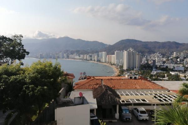 Foto de inmueble en Vista de Brisamar #s/n, Col. Joyas de Brisamar C.P. 39865, Acapulco de Juárez