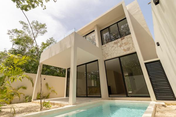 Foto de inmueble en Villas Valenia, Col. Gonzalo Guerrero C.P. 77720, Solidaridad