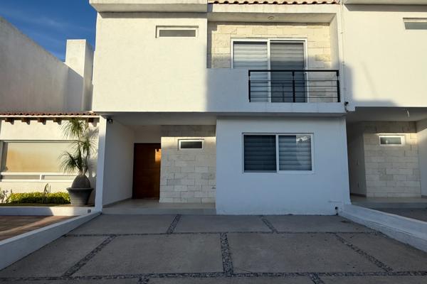 Foto de inmueble en Avenida Vial 7 2130 #2130, Col. Los Olvera C.P. 76904, Corregidora