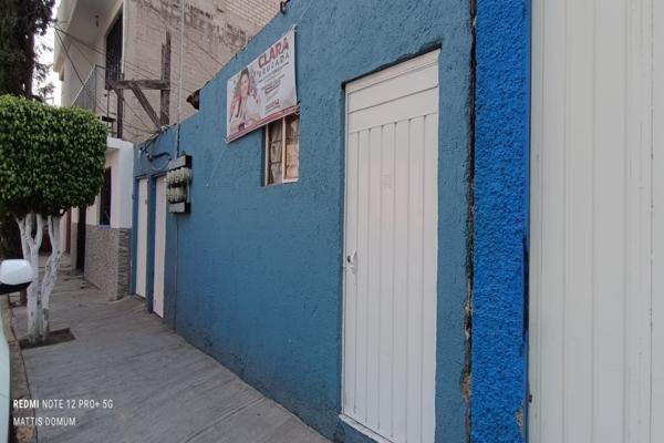 Foto de inmueble en Cda. Historiadores, Amp el Triunfo, Ciudad de México, CDMX, Col. Ampliación El Triunfo C.P. 09438, Iztapalapa
