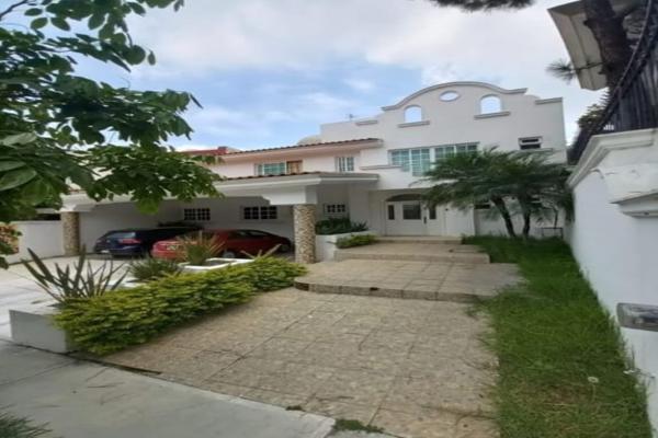 Foto de inmueble en Avenida del Reno Poniente, Col. Bugambilias C.P. 45238, Zapopan
