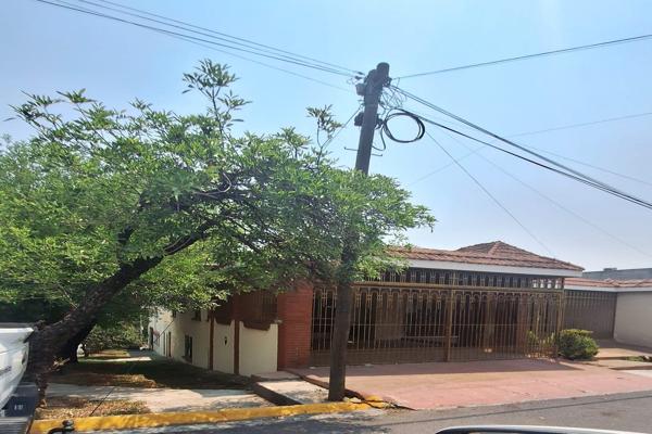 Foto de inmueble en De Los 4 Parques #s/n, Col. Las Cumbres 1 Sector C.P. 64610, Monterrey