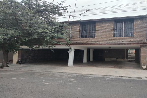 Foto de inmueble en Alta Vista Invernadero, Col. La Finca C.P. 64000, Monterrey