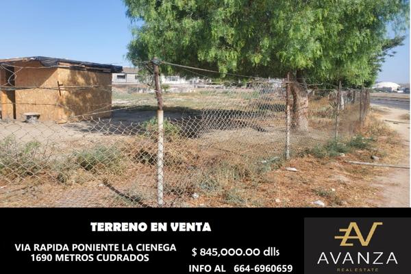 Foto de inmueble en Av. Vía Rápida Pte., La Cienega, Tijuana, B.C., Col. La Ciénega Poniente C.P. 22114, Tijuana