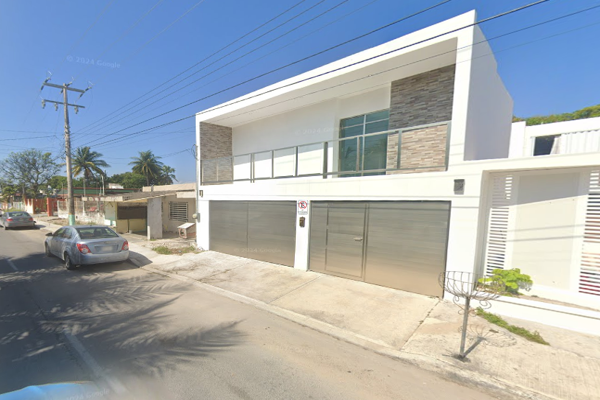 Foto de inmueble en Avenida Ignacio Zaragoza #347, Col. Chetumal Centro C.P. 77000, Othón P. Blanco