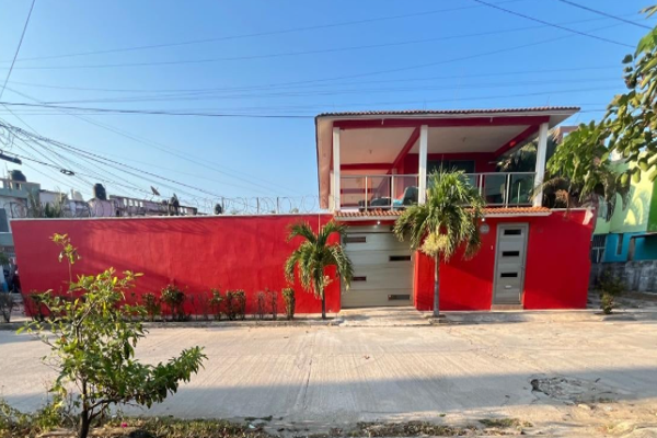 Foto de inmueble en Avenida del Leopardo #810, Col. Punta Del Mar C.P. 96536, Coatzacoalcos