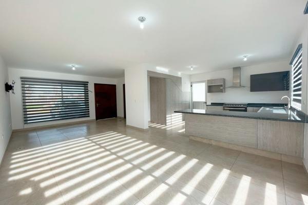 Foto de inmueble en Calle Lago Nichupte 213 #s/n, Col. Jurica La Solana C.P. 76230, Querétaro