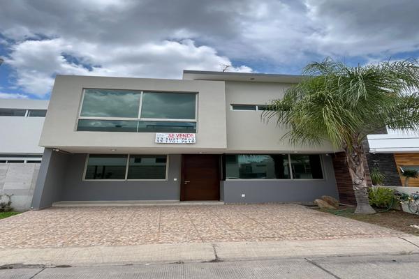 Foto de inmueble en Paseo de la Arbolada 8 #8, Col. Residencial Bosque Cedros C.P. 45645, Tlajomulco de Zúñiga