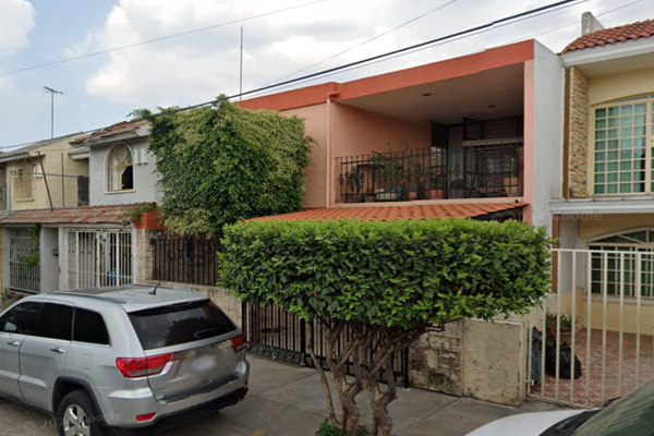 Foto de inmueble en Calle Urbano San Roman, Col. El Dean C.P. 44440, Guadalajara
