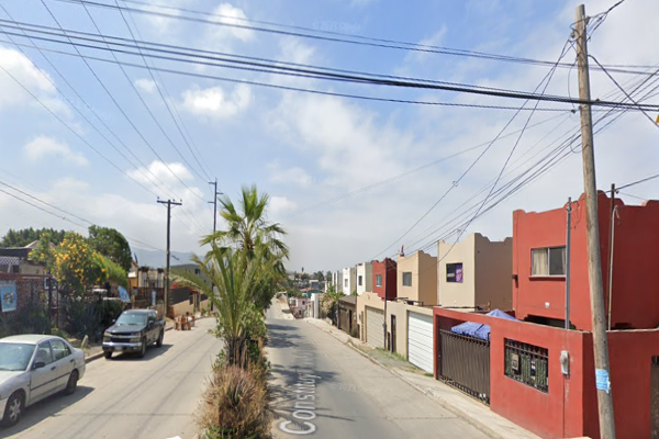 Foto de inmueble en Calle Constituyentes de 1917, Col. Piedras Negras C.P. 22830, Ensenada