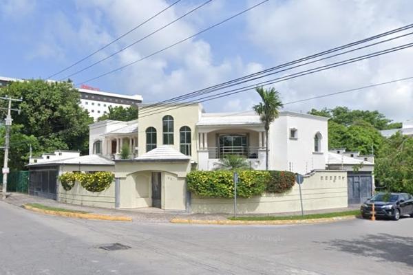 Foto de inmueble en Avenida Holbox 12 #s/n, Col. Supermanzana 14 C.P. 77504, Benito Juárez