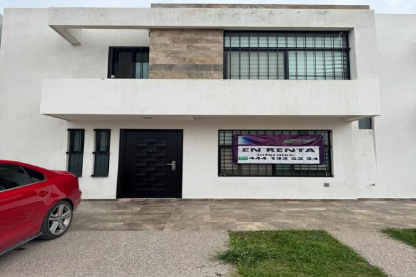 Foto de inmueble en av del prado  #1474, Col. Catara Residencial C.P. 78397, San Luis Potosí