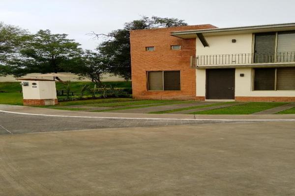 Foto de inmueble en Circuito Puerta del Sol #s/n, Col. Puerta Real C.P. 76910, Corregidora