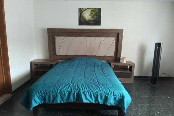 Foto de inmueble en Calle Quetzalcoatl, Col. Jardines Del Sol C.P. 45050, Zapopan