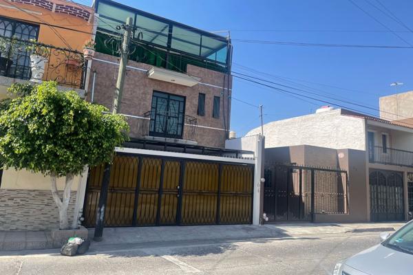 Foto de inmueble en Calle Emiliano Zapata #64, Col. Tlaquepaque Centro C.P. 45500, San Pedro Tlaquepaque