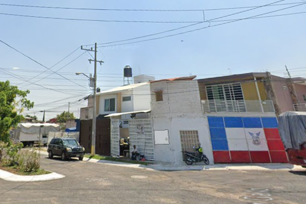 Foto de inmueble en Cda. González Gallo 107, Valle de Las Heras, 45601 San Pedro Tlaquepaque, Jal. #107, Col. Coto Arezzo C.P. 45601, San Pedro Tlaquepaque