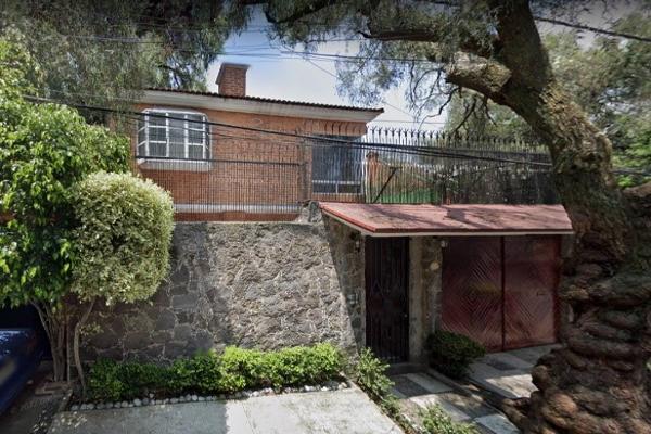Foto de inmueble en Cerrada Techichicastitla 35 #35, Col. Cantera C.P. 14428, Tlalpan