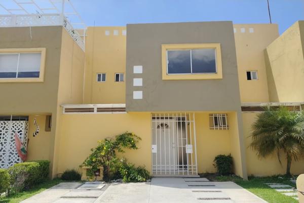 Foto de inmueble en Calle Mixteca 12, Bello Horizonte, 72760 Heroica Puebla de Zaragoza, Pue. #12, Col. Santiago Momoxpan C.P. 72775, San Pedro Cholula