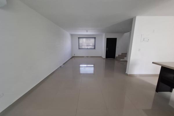 Foto de inmueble en Fucsia Pte. Norte, Cerradas magenta, 66632 Cdad. Apodaca, N.L. #Norte, Col. Cerradas Magenta C.P. 66632, Apodaca