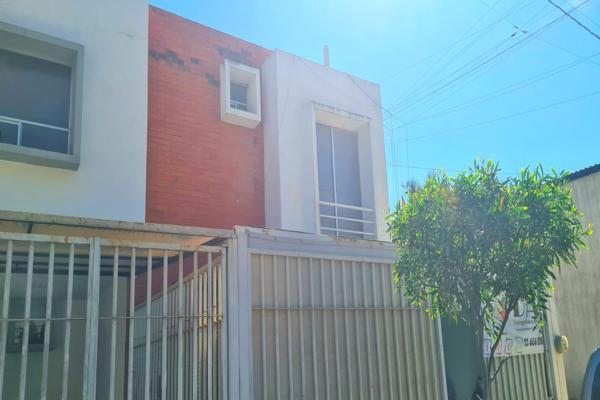 Foto de inmueble en Avenida Guadalajara 924 #924, Col. Jardines Del Valle C.P. 45138, Zapopan