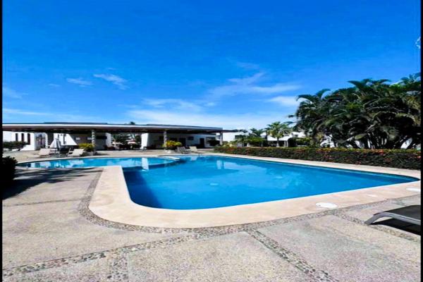 Foto de inmueble en Avenida Rincón del Cielo #100, Col. Rincón del Cielo C.P. 63735, Bahía de Banderas