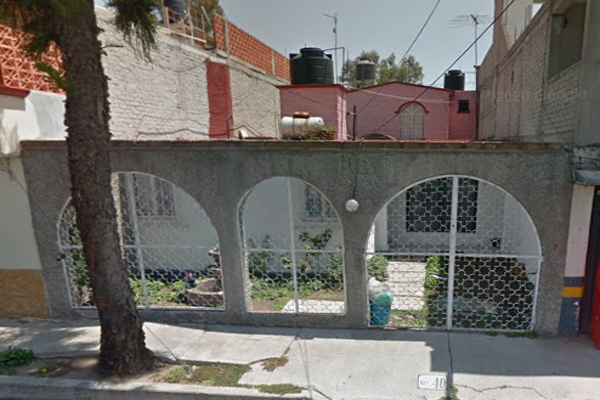 Foto de inmueble en Fuente Secretos #40, Col. Jardines de Morelos Sección Bosques C.P. 55070, Ecatepec de Morelos