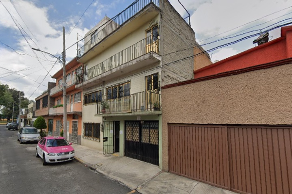 Foto de inmueble en Sur 111, Col. Sector Popular C.P. 09060, Iztapalapa