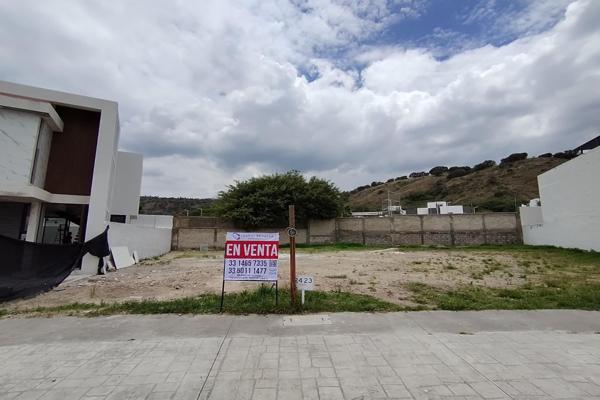 Foto de inmueble en Av. Paseo de El Edén, Blvrd Bosques de Sta Anita 2377, Santa Ana Tepetitlán, 45645 Tlajomulco de Zúñ #2377, Col. Triventi Residencial C.P. 45645, Tlajomulco de Zúñiga