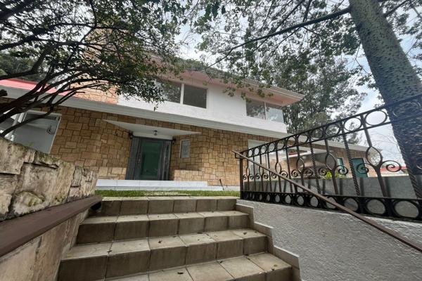 Foto de inmueble en Fointanebleau, Col. Paseos del Bosque C.P. 53297, Naucalpan de Juárez