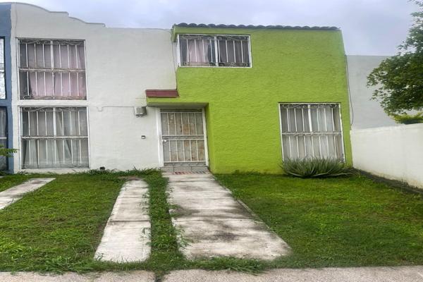 Foto de inmueble en PASEO DE LAS MAGNOLIAS  #52, Col. Acueducto San Javier C.P. 45646, Tlajomulco de Zúñiga