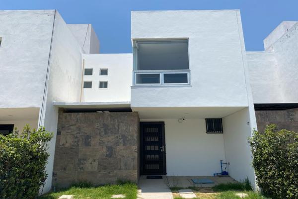 Foto de inmueble en Fraccionamiento Residencial Jardines del Pilar IV #13, Col. San Francisco Ocotlán C.P. 72680, Coronango