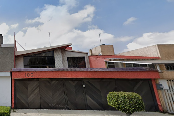 Foto de inmueble en Avenida Paseo del Bosque 106 #106, Col. Taxqueña C.P. 04280, Coyoacán